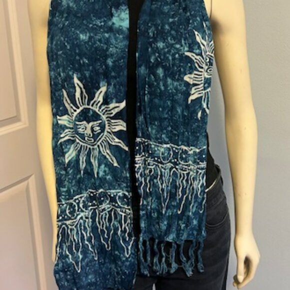 Blue and White Tie Dye Scarf, Sun Print - Picture 4 of 6